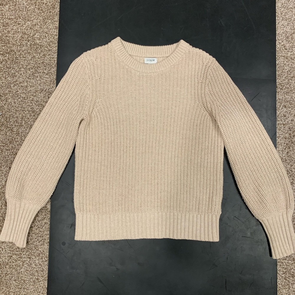 Tan cable-knit sweater with balloon sleeve